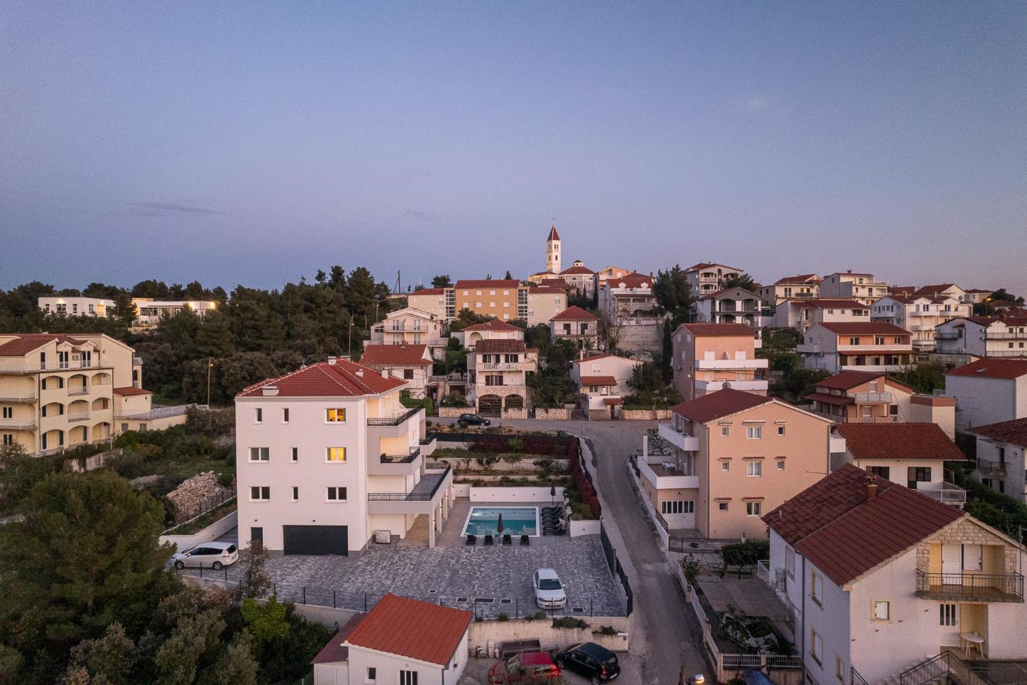 Villa Barbara & Zoran With Free Parking And Heated Swimming Pool Сегет-Враница Экстерьер фото