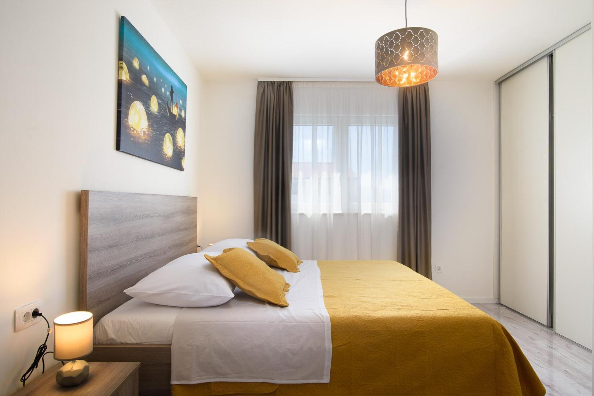 Villa Barbara & Zoran With Free Parking And Heated Swimming Pool Сегет-Враница Экстерьер фото