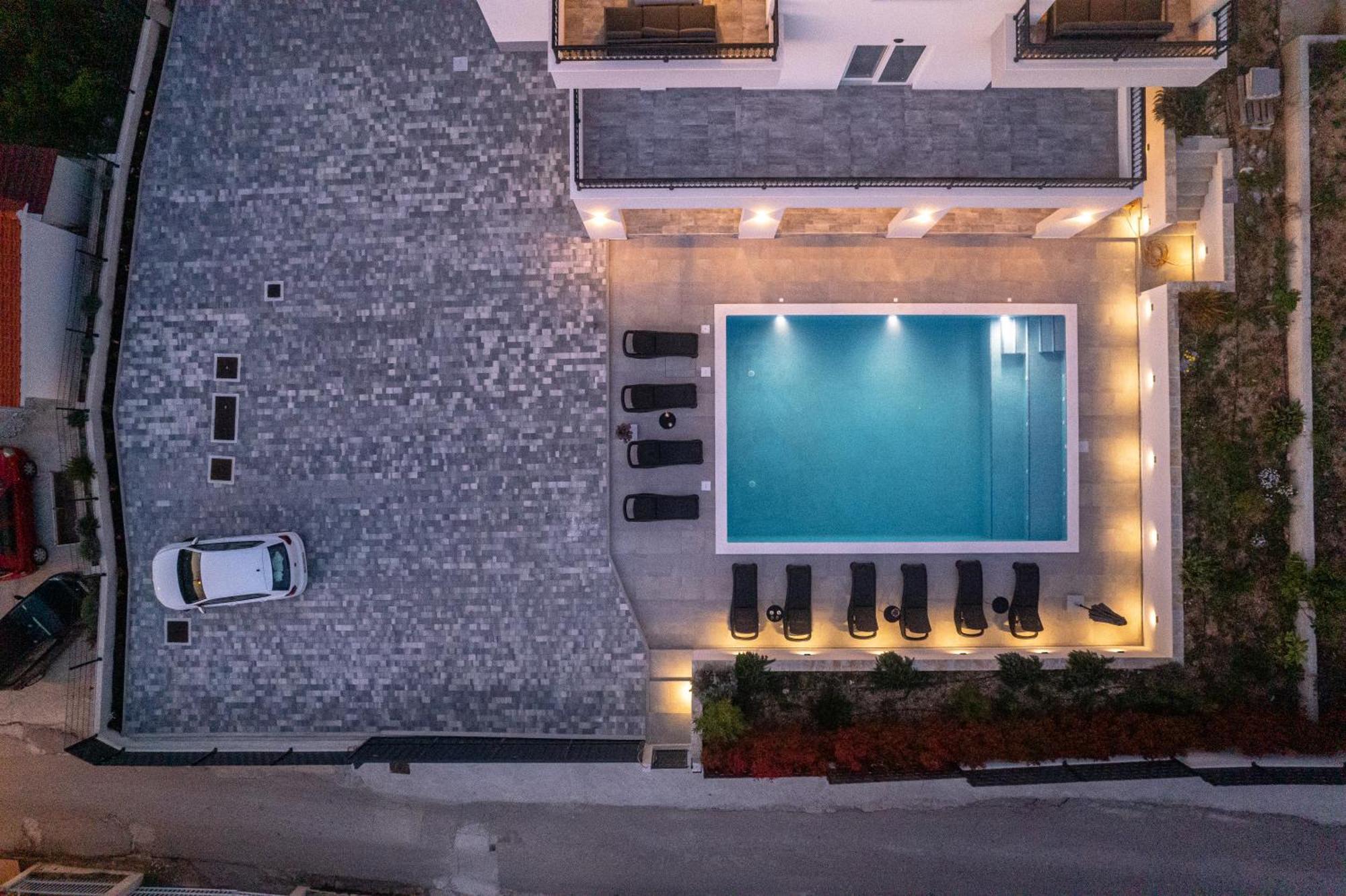 Villa Barbara & Zoran With Free Parking And Heated Swimming Pool Сегет-Враница Экстерьер фото
