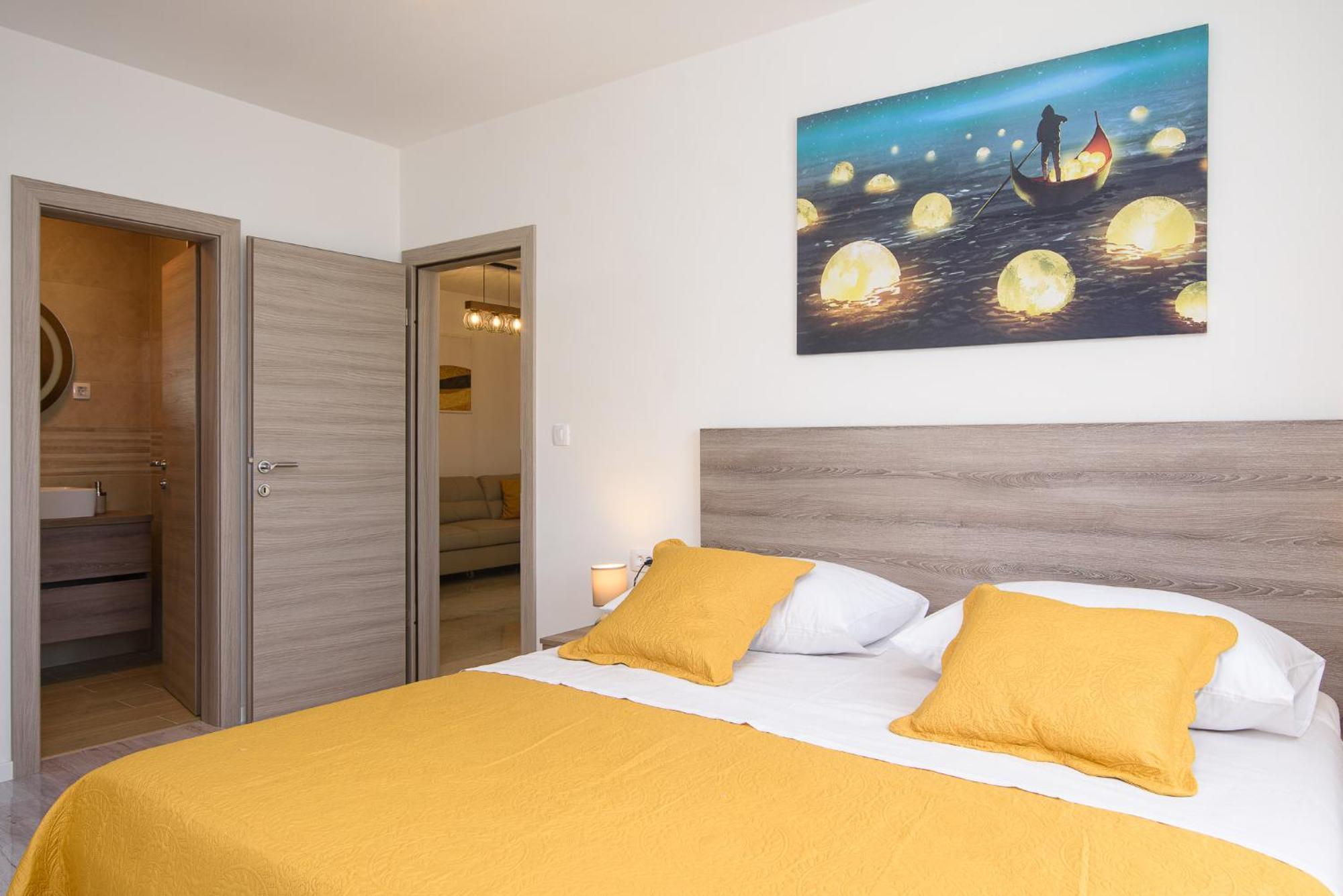 Villa Barbara & Zoran With Free Parking And Heated Swimming Pool Сегет-Враница Экстерьер фото