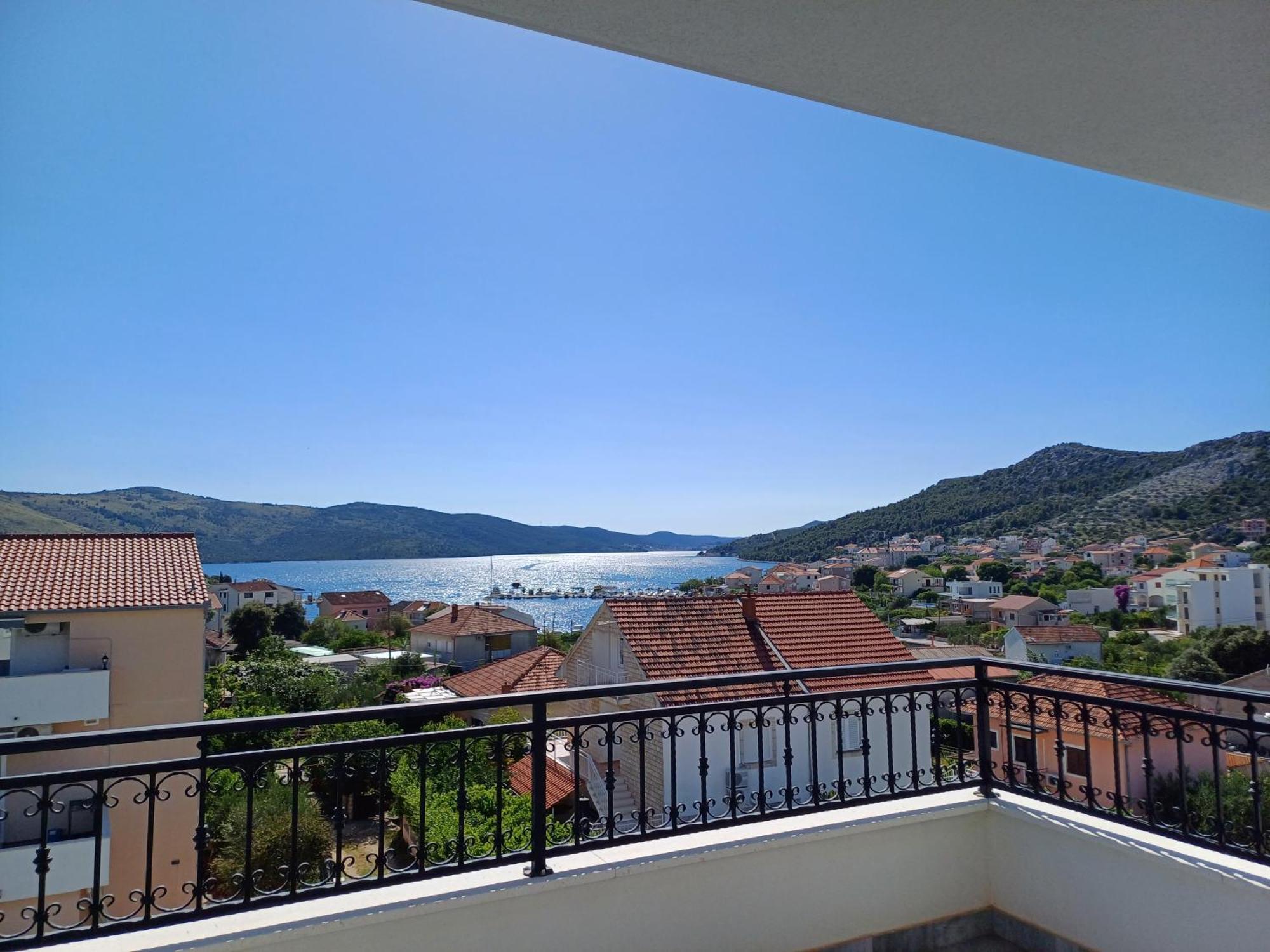 Villa Barbara & Zoran With Free Parking And Heated Swimming Pool Сегет-Враница Экстерьер фото