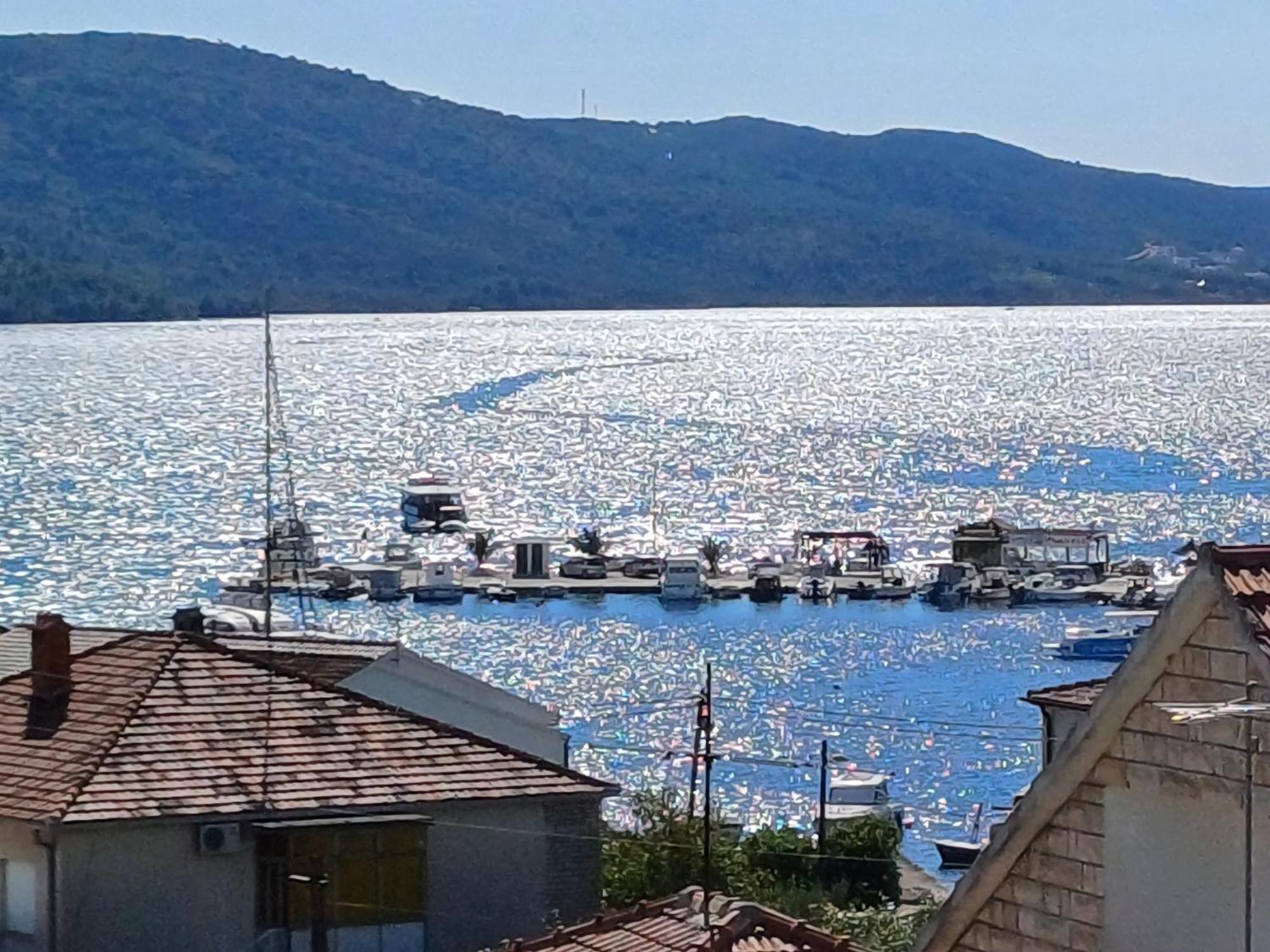 Villa Barbara & Zoran With Free Parking And Heated Swimming Pool Сегет-Враница Экстерьер фото